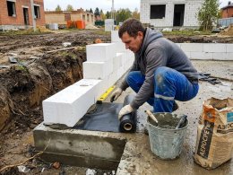 Капиллярная отсечка первого ряда газобетона